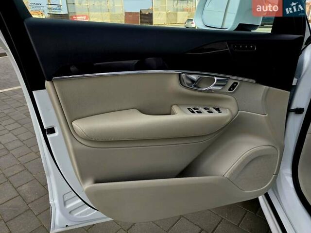 Белый Вольво ХС90, объемом двигателя 1.97 л и пробегом 176 тыс. км за 33950 $, фото 67 на Automoto.ua