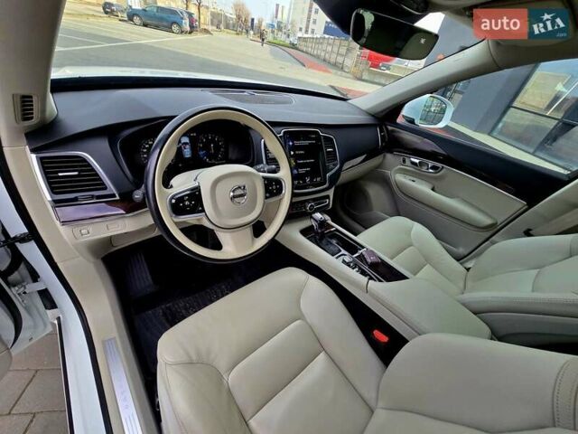 Белый Вольво ХС90, объемом двигателя 1.97 л и пробегом 176 тыс. км за 33950 $, фото 70 на Automoto.ua