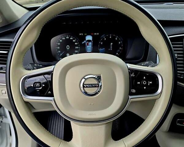 Белый Вольво ХС90, объемом двигателя 1.97 л и пробегом 176 тыс. км за 33950 $, фото 72 на Automoto.ua