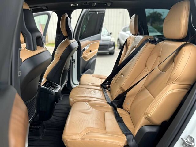 Белый Вольво ХС90, объемом двигателя 2 л и пробегом 37 тыс. км за 13500 $, фото 12 на Automoto.ua