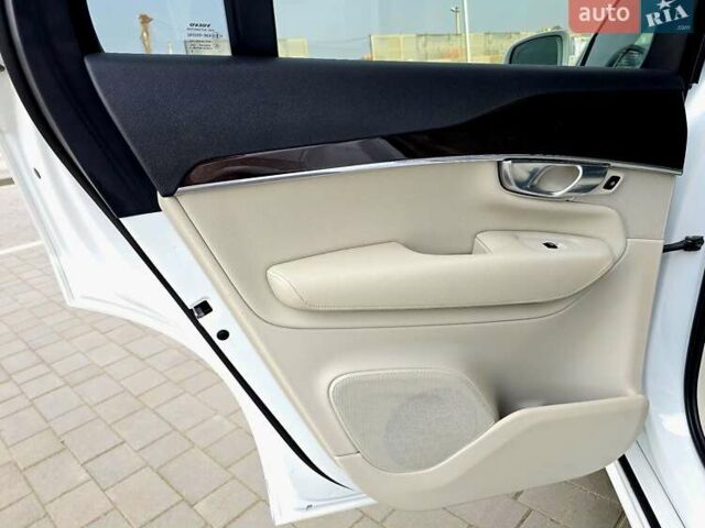 Белый Вольво ХС90, объемом двигателя 1.97 л и пробегом 176 тыс. км за 33950 $, фото 60 на Automoto.ua