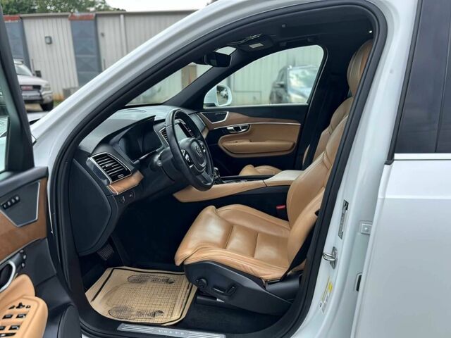 Белый Вольво ХС90, объемом двигателя 2 л и пробегом 37 тыс. км за 13500 $, фото 8 на Automoto.ua