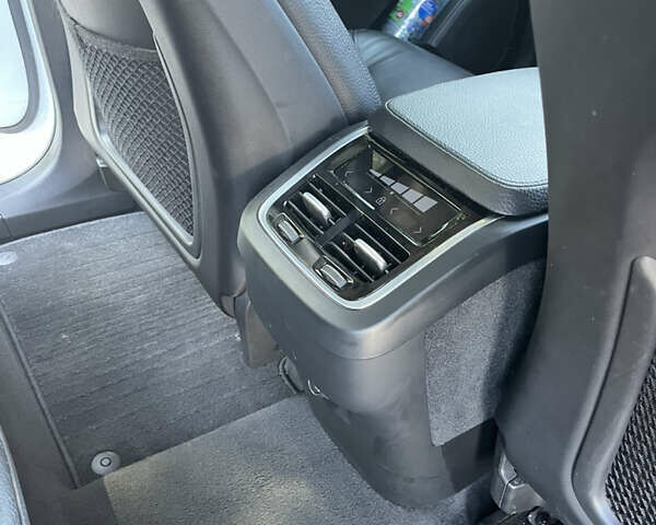 Белый Вольво ХС90, объемом двигателя 1.97 л и пробегом 69 тыс. км за 39000 $, фото 15 на Automoto.ua