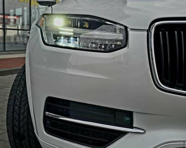 Белый Вольво ХС90, объемом двигателя 1.97 л и пробегом 176 тыс. км за 33950 $, фото 34 на Automoto.ua