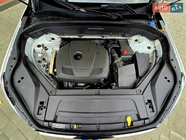 Белый Вольво ХС90, объемом двигателя 1.97 л и пробегом 176 тыс. км за 33950 $, фото 84 на Automoto.ua