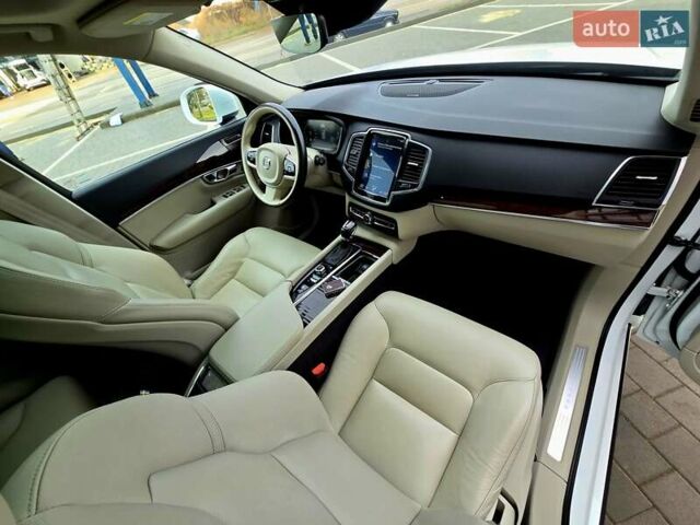 Белый Вольво ХС90, объемом двигателя 1.97 л и пробегом 176 тыс. км за 33950 $, фото 43 на Automoto.ua