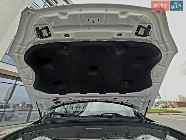 Белый Вольво ХС90, объемом двигателя 1.97 л и пробегом 176 тыс. км за 33950 $, фото 85 на Automoto.ua