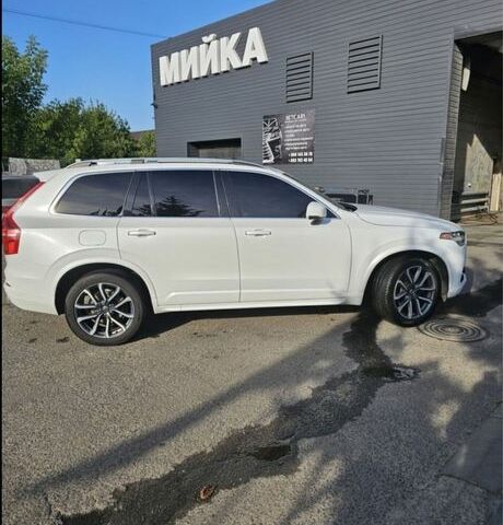 Белый Вольво ХС90, объемом двигателя 0 л и пробегом 109 тыс. км за 33000 $, фото 2 на Automoto.ua