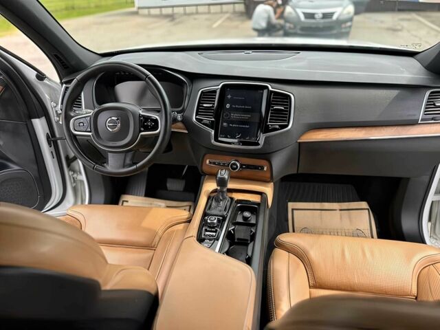 Белый Вольво ХС90, объемом двигателя 2 л и пробегом 37 тыс. км за 13500 $, фото 10 на Automoto.ua