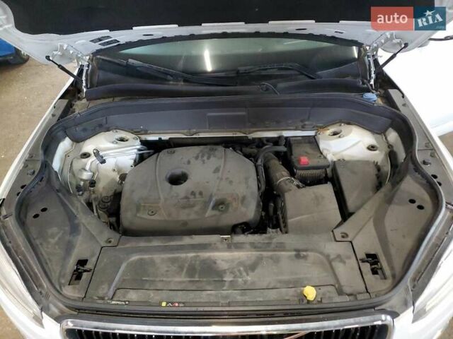 Белый Вольво ХС90, объемом двигателя 2 л и пробегом 133 тыс. км за 8100 $, фото 11 на Automoto.ua