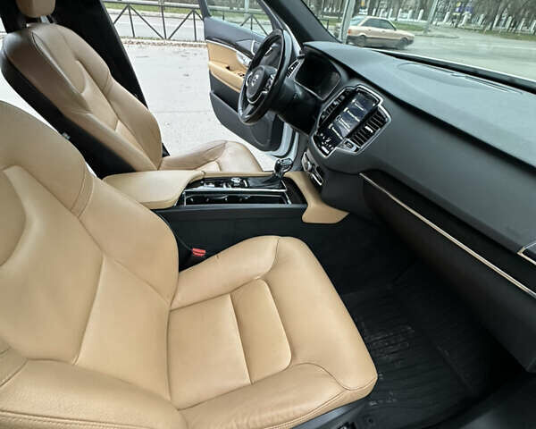 Білий Вольво ХС90, об'ємом двигуна 1.97 л та пробігом 152 тис. км за 26000 $, фото 6 на Automoto.ua