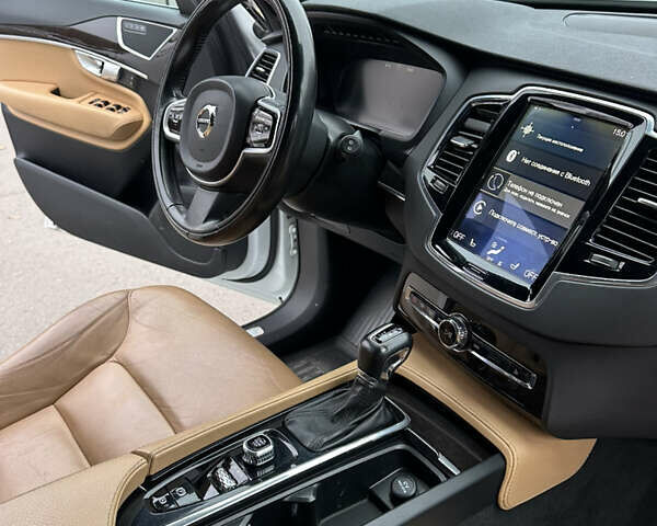 Білий Вольво ХС90, об'ємом двигуна 1.97 л та пробігом 152 тис. км за 26000 $, фото 5 на Automoto.ua