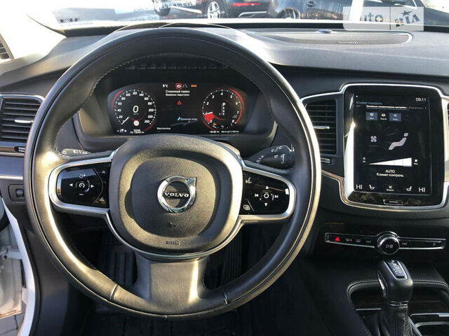 Белый Вольво ХС90, объемом двигателя 2 л и пробегом 33 тыс. км за 39900 $, фото 16 на Automoto.ua