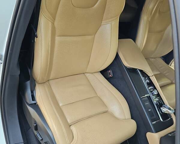 Белый Вольво ХС90, объемом двигателя 1.97 л и пробегом 180 тыс. км за 41500 $, фото 41 на Automoto.ua