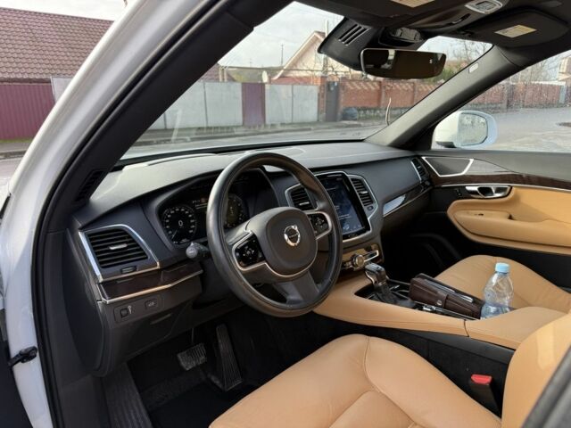 Белый Вольво ХС90, объемом двигателя 2 л и пробегом 160 тыс. км за 17000 $, фото 5 на Automoto.ua