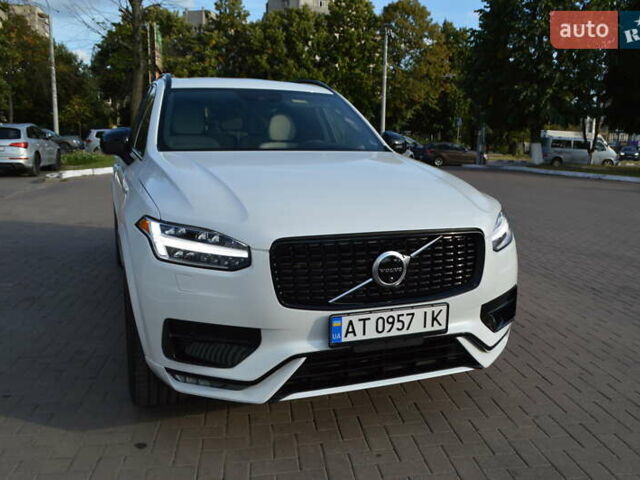 Белый Вольво ХС90, объемом двигателя 1.97 л и пробегом 102 тыс. км за 41000 $, фото 3 на Automoto.ua