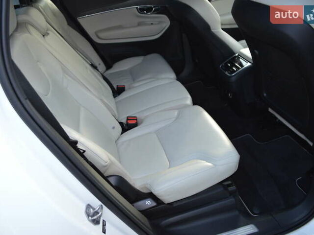 Белый Вольво ХС90, объемом двигателя 1.97 л и пробегом 102 тыс. км за 41000 $, фото 49 на Automoto.ua