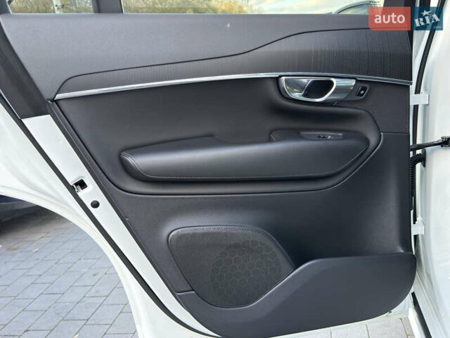 Вольво ХС90 2019 в Черновцах на Automoto.ua Белый Вольво ХС90, объемом двигателя 2 л и пробегом 132 тыс. км за 33300 $, фото 51 на Automoto.ua