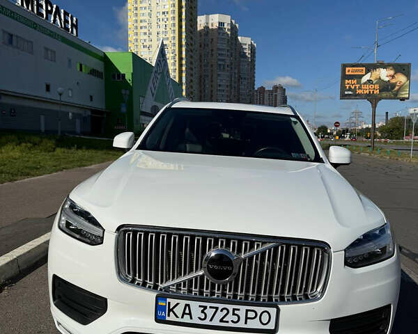 Вольво ХС90 2019 в Киеве на Automoto.ua Белый Вольво ХС90, объемом двигателя 1.97 л и пробегом 137 тыс. км за 34000 $, фото 2 на Automoto.ua