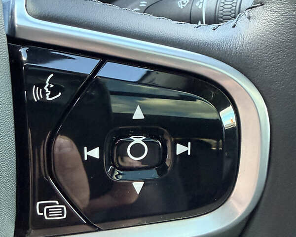 Вольво ХС90 2019 в Черновцах на Automoto.ua Белый Вольво ХС90, объемом двигателя 2 л и пробегом 132 тыс. км за 33300 $, фото 32 на Automoto.ua