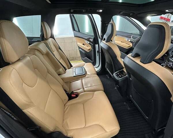 Белый Вольво ХС90, объемом двигателя 1.97 л и пробегом 149 тыс. км за 32400 $, фото 18 на Automoto.ua