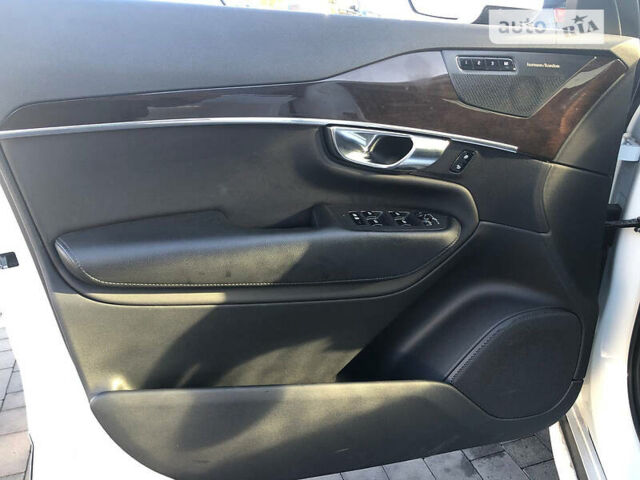 Белый Вольво ХС90, объемом двигателя 2 л и пробегом 33 тыс. км за 39900 $, фото 14 на Automoto.ua