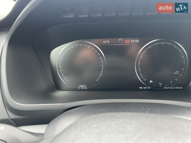 Белый Вольво ХС90, объемом двигателя 1.97 л и пробегом 178 тыс. км за 40500 $, фото 13 на Automoto.ua