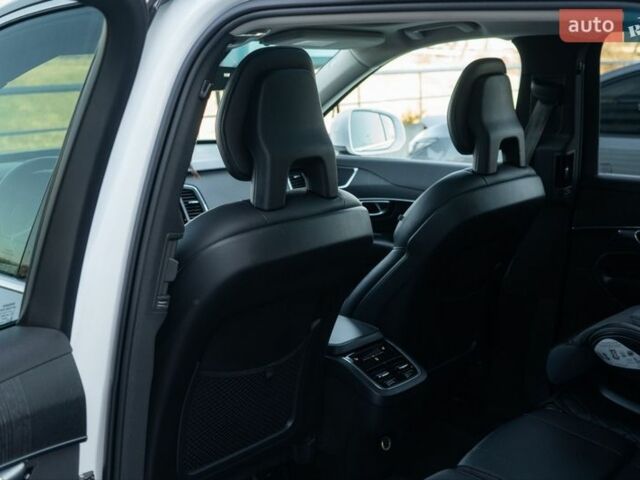 Белый Вольво ХС90, объемом двигателя 1.97 л и пробегом 80 тыс. км за 38000 $, фото 35 на Automoto.ua