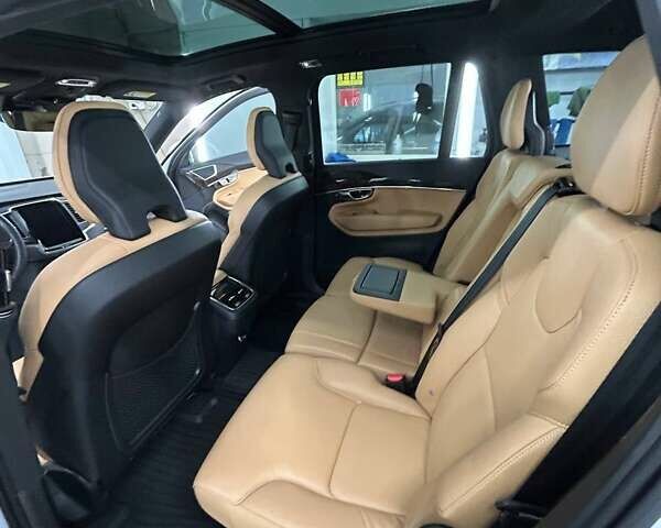 Белый Вольво ХС90, объемом двигателя 1.97 л и пробегом 149 тыс. км за 32400 $, фото 17 на Automoto.ua