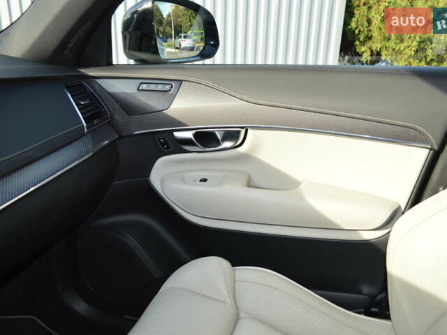 Белый Вольво ХС90, объемом двигателя 1.97 л и пробегом 102 тыс. км за 41000 $, фото 41 на Automoto.ua