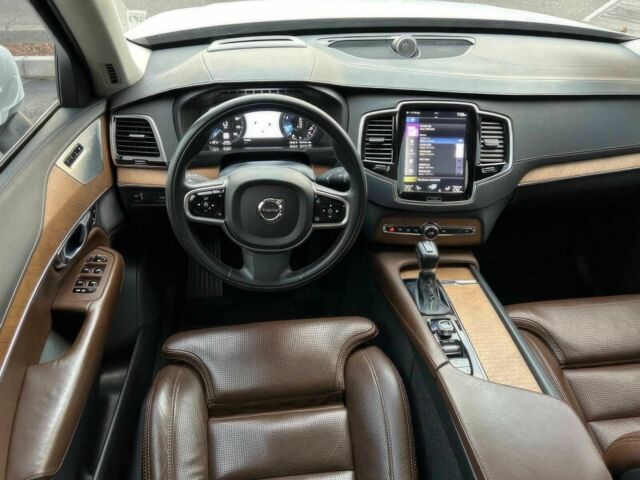 Білий Вольво ХС90, об'ємом двигуна 2 л та пробігом 41 тис. км за 19000 $, фото 5 на Automoto.ua