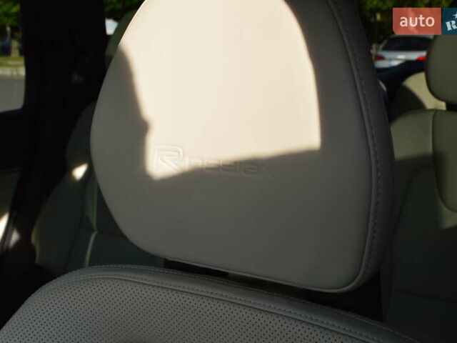 Белый Вольво ХС90, объемом двигателя 1.97 л и пробегом 102 тыс. км за 41000 $, фото 38 на Automoto.ua