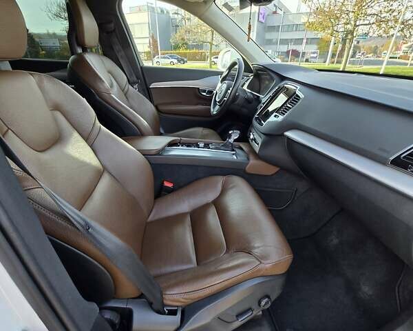 Белый Вольво ХС90, объемом двигателя 1.97 л и пробегом 151 тыс. км за 35500 $, фото 26 на Automoto.ua