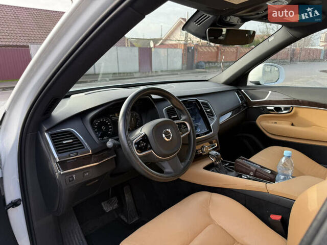 Белый Вольво ХС90, объемом двигателя 0 л и пробегом 160 тыс. км за 29500 $, фото 4 на Automoto.ua