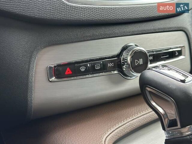 Белый Вольво ХС90, объемом двигателя 1.97 л и пробегом 153 тыс. км за 29999 $, фото 28 на Automoto.ua