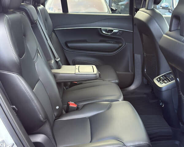 Вольво ХС90 2019 в Черновцах на Automoto.ua Белый Вольво ХС90, объемом двигателя 2 л и пробегом 132 тыс. км за 33300 $, фото 12 на Automoto.ua