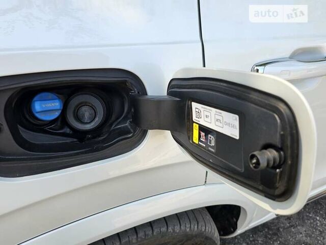 Белый Вольво ХС90, объемом двигателя 1.97 л и пробегом 180 тыс. км за 41500 $, фото 55 на Automoto.ua