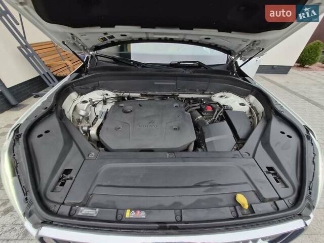 Білий Вольво ХС90, об'ємом двигуна 1.97 л та пробігом 105 тис. км за 41555 $, фото 13 на Automoto.ua