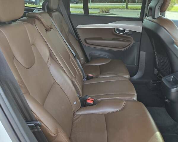 Белый Вольво ХС90, объемом двигателя 1.97 л и пробегом 151 тыс. км за 35500 $, фото 33 на Automoto.ua