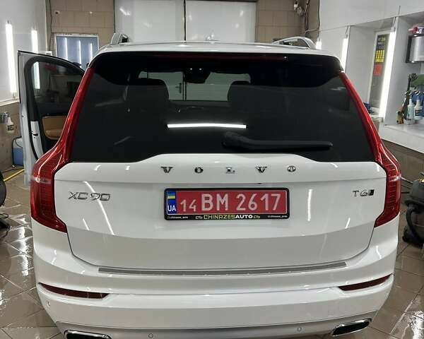 Белый Вольво ХС90, объемом двигателя 1.97 л и пробегом 149 тыс. км за 32400 $, фото 11 на Automoto.ua