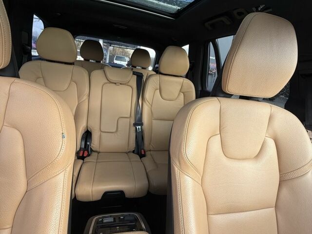 Белый Вольво ХС90, объемом двигателя 2 л и пробегом 160 тыс. км за 17000 $, фото 1 на Automoto.ua