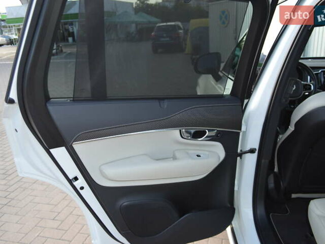 Белый Вольво ХС90, объемом двигателя 1.97 л и пробегом 102 тыс. км за 41000 $, фото 47 на Automoto.ua