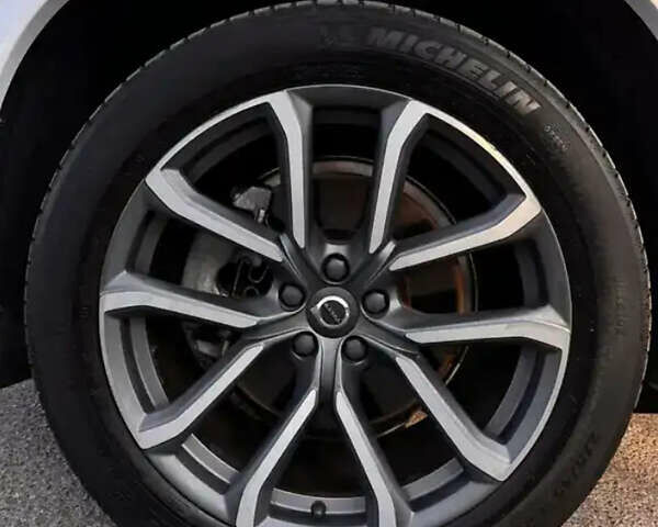 Белый Вольво ХС90, объемом двигателя 1.97 л и пробегом 140 тыс. км за 36900 $, фото 2 на Automoto.ua