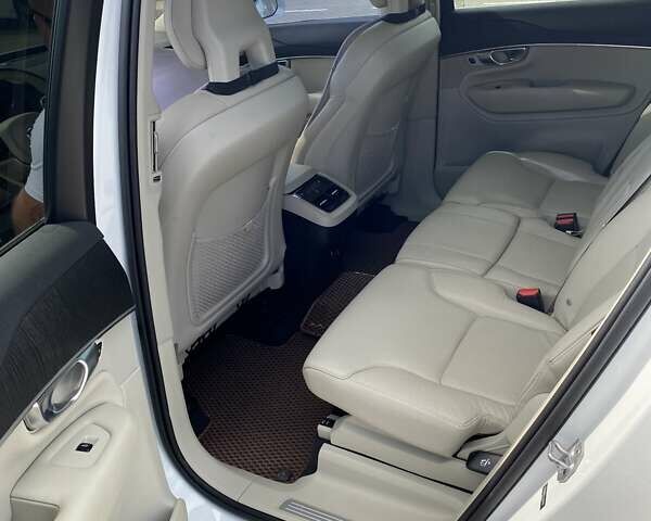 Белый Вольво ХС90, объемом двигателя 1.97 л и пробегом 142 тыс. км за 34500 $, фото 11 на Automoto.ua