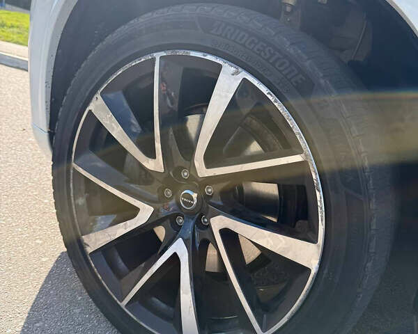 Вольво ХС90 2019 в Киеве на Automoto.ua Белый Вольво ХС90, объемом двигателя 1.97 л и пробегом 137 тыс. км за 34000 $, фото 27 на Automoto.ua