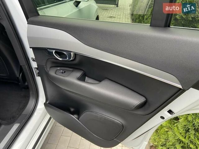 Білий Вольво ХС90, об'ємом двигуна 1.97 л та пробігом 305 тис. км за 31000 $, фото 22 на Automoto.ua