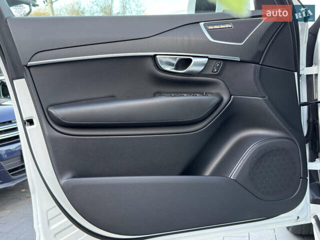 Вольво ХС90 2019 в Черновцах на Automoto.ua Белый Вольво ХС90, объемом двигателя 2 л и пробегом 132 тыс. км за 33300 $, фото 50 на Automoto.ua