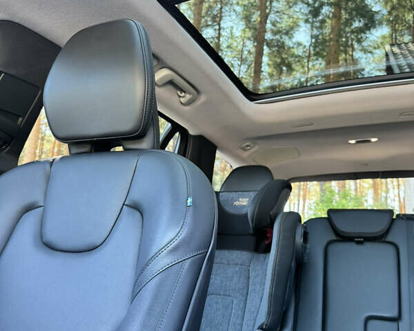 Белый Вольво ХС90, объемом двигателя 1.97 л и пробегом 78 тыс. км за 40000 $, фото 13 на Automoto.ua