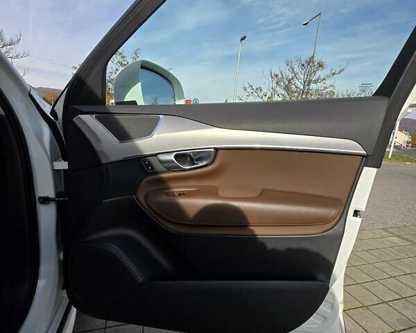 Белый Вольво ХС90, объемом двигателя 1.97 л и пробегом 151 тыс. км за 35500 $, фото 25 на Automoto.ua