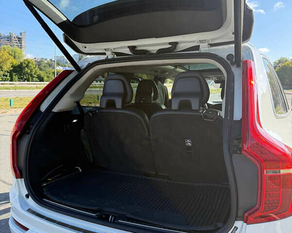 Вольво ХС90 2019 в Киеве на Automoto.ua Белый Вольво ХС90, объемом двигателя 1.97 л и пробегом 137 тыс. км за 34000 $, фото 25 на Automoto.ua